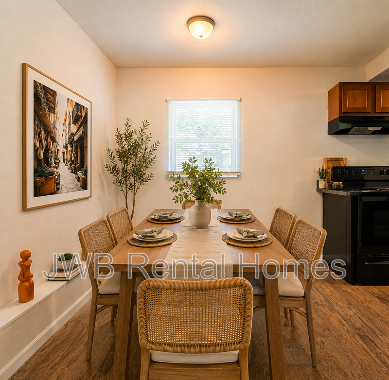 3515 Dignan St - Photo 6 of 15