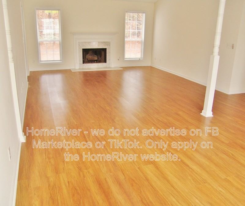 392 Shoal Cir - Photo 2 of 29
