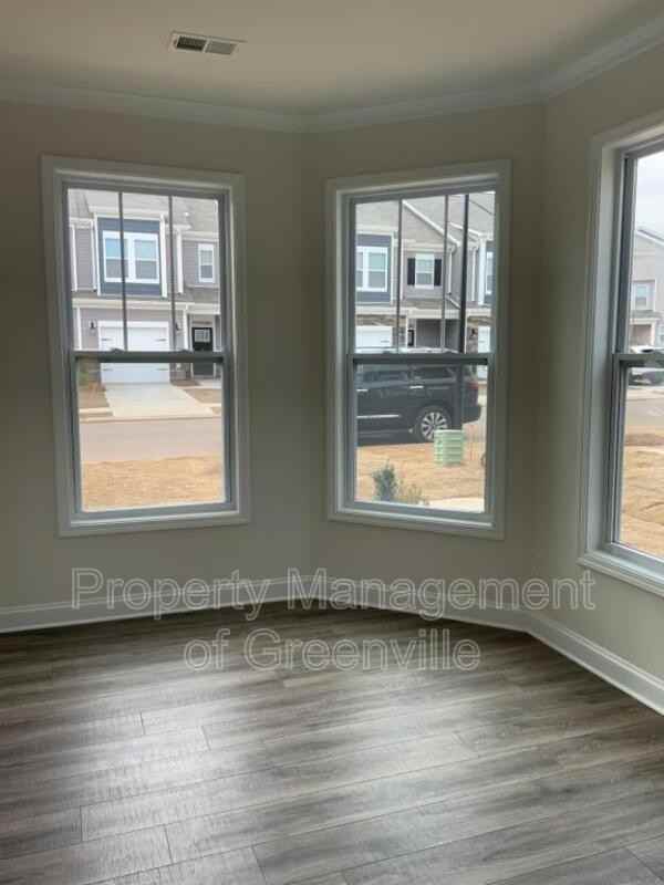 431 Yellow Fox Rd - Photo 4 of 21