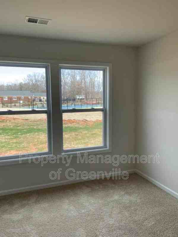 431 Yellow Fox Rd - Photo 5 of 21