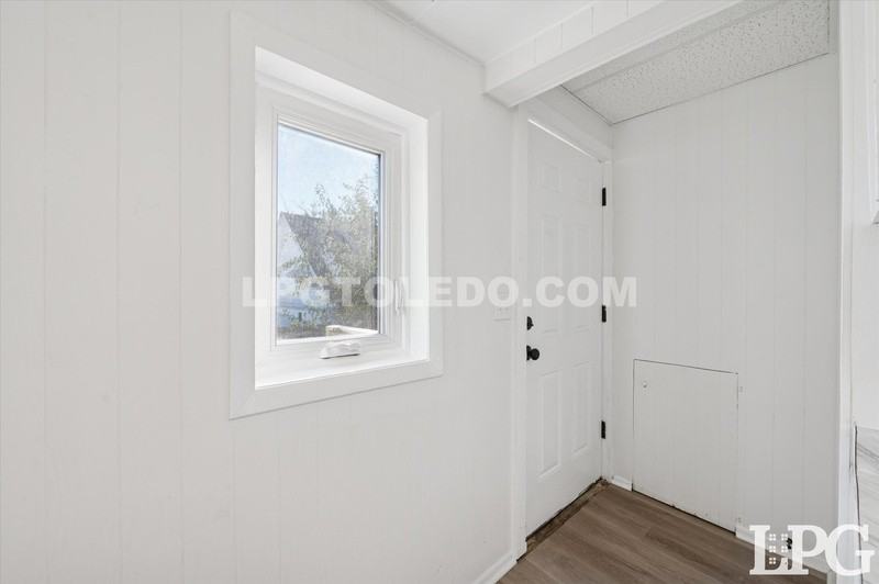 4013 Caroline Ave Uppr - Photo 2 of 22
