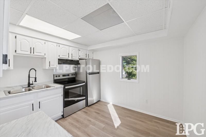 4013 Caroline Ave Uppr - Photo 3 of 22