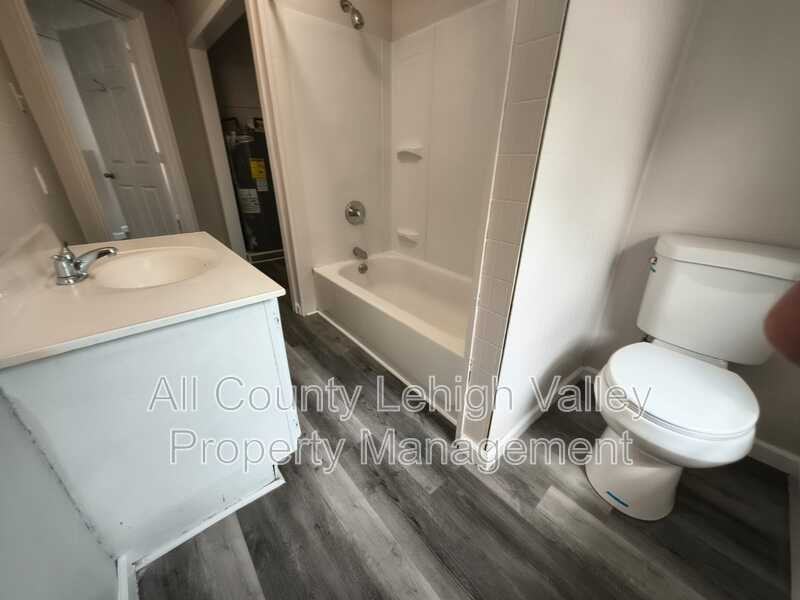 80 Hillside Ave - Photo 4 of 13