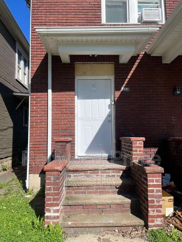 631 Coleman Ave - Photo 2 of 12