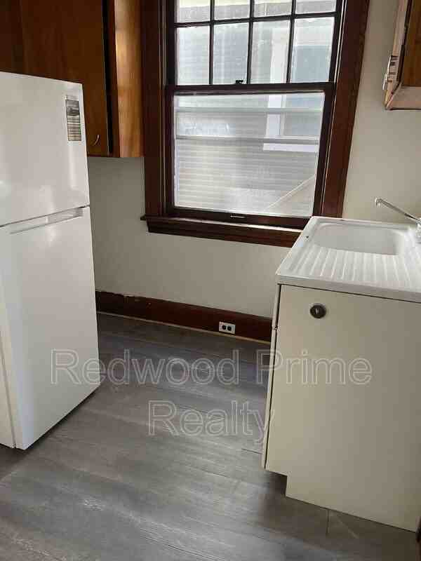 631 Coleman Ave - Photo 6 of 12