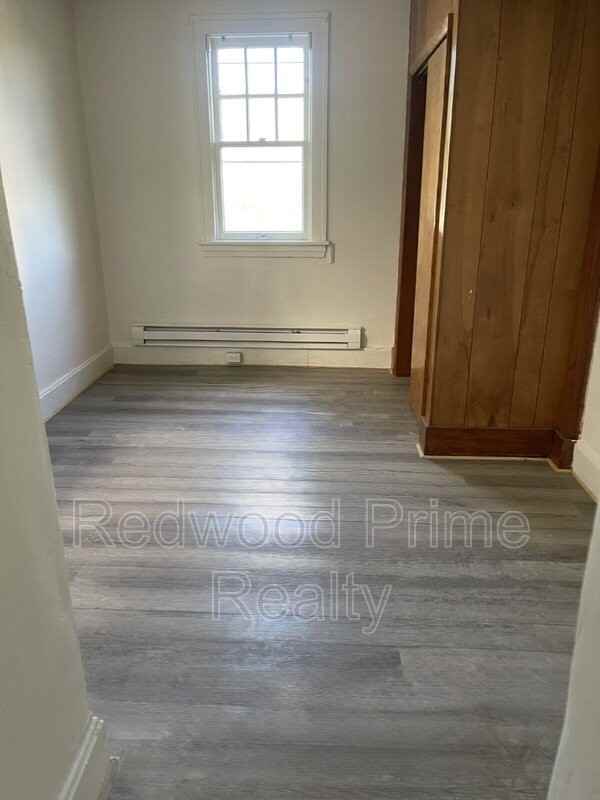 631 Coleman Ave - Photo 7 of 12