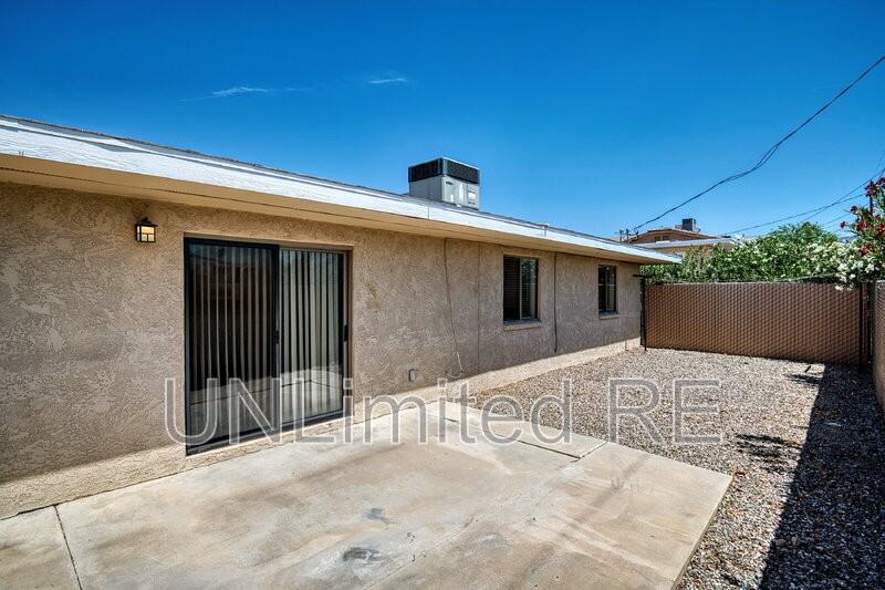 2982 Winterhaven Dr - Photo 3 of 43