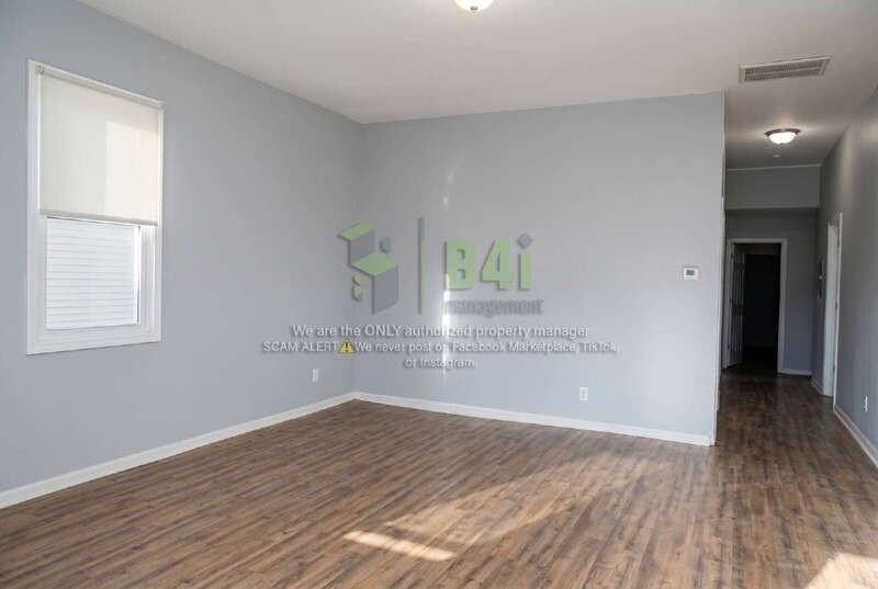 663 Williams St - Photo 3 of 15