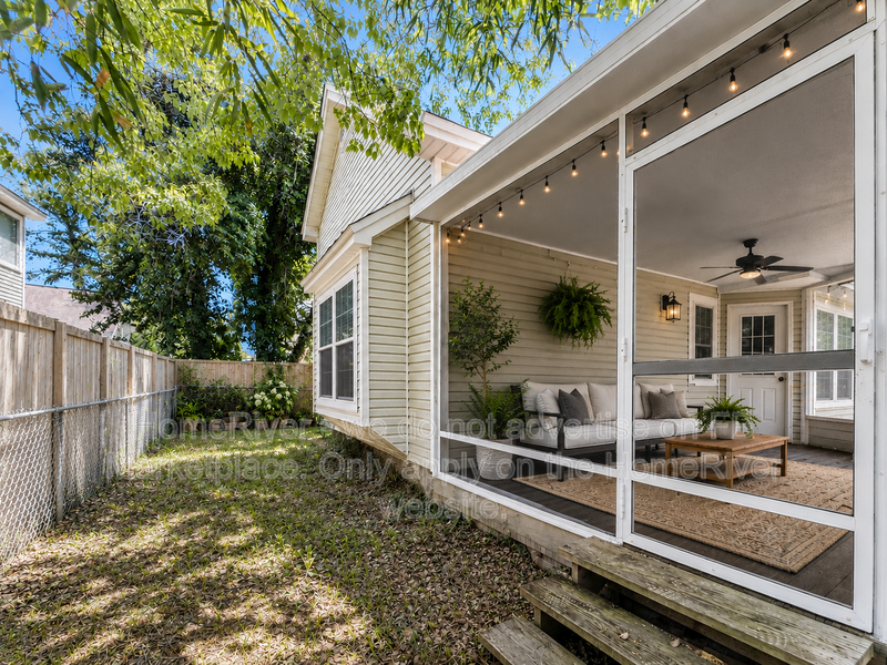 2817 Old Carriage Ln - Photo 4 of 18