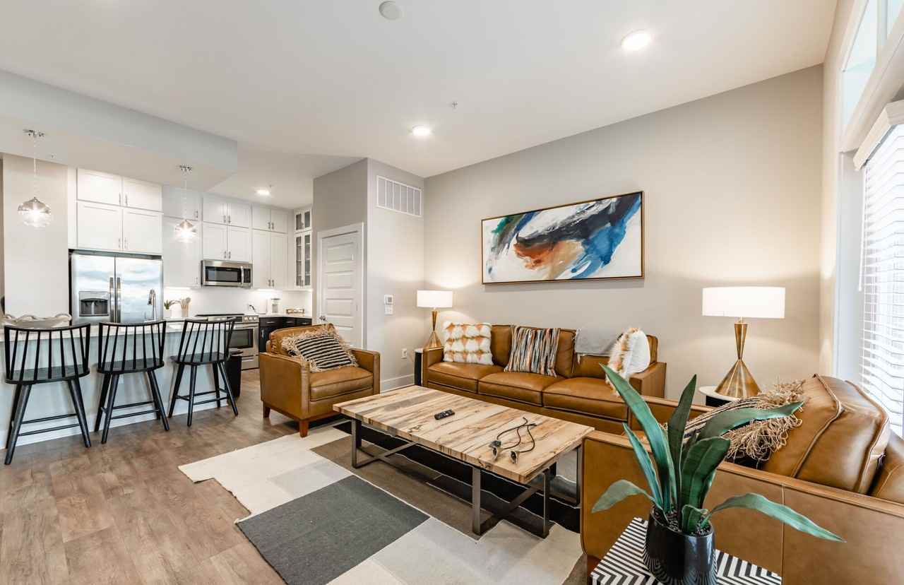 500 West Trade - Photo 5 of 27