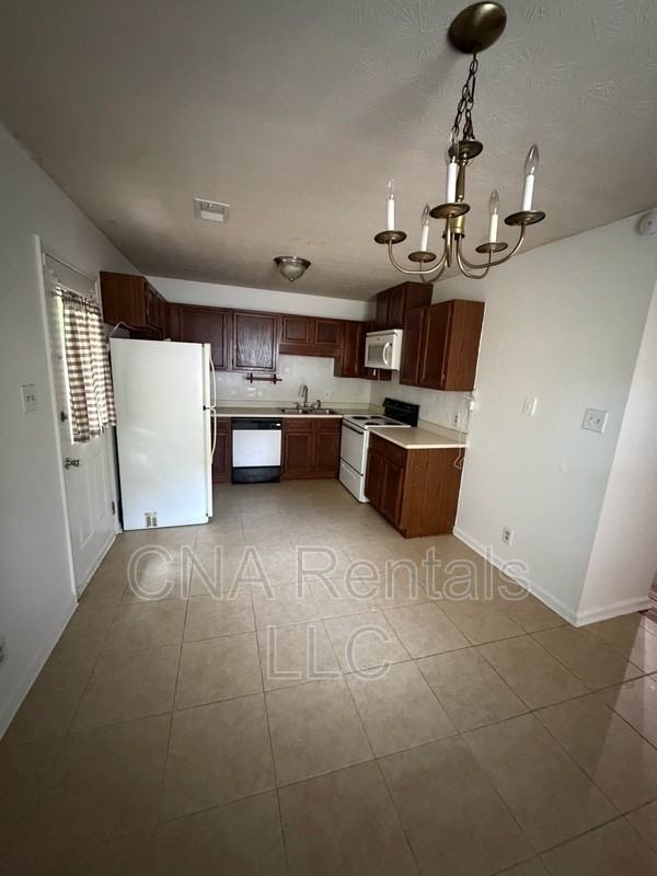 901 Westland Dr Sw - Photo 4 of 12