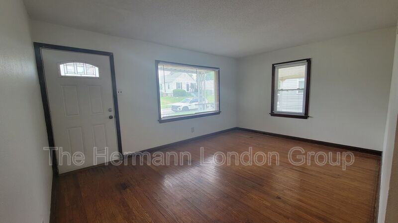 6320 Arthur Ave - Photo 3 of 12
