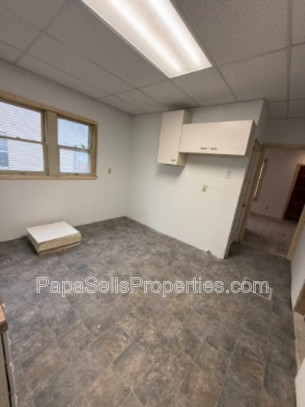 327 E Stuart Ave - Photo 6 of 9