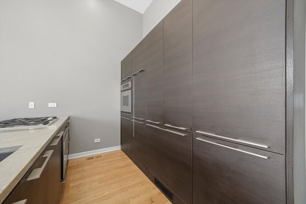 1541 N Bosworth Ave #3 - Photo 5 of 20