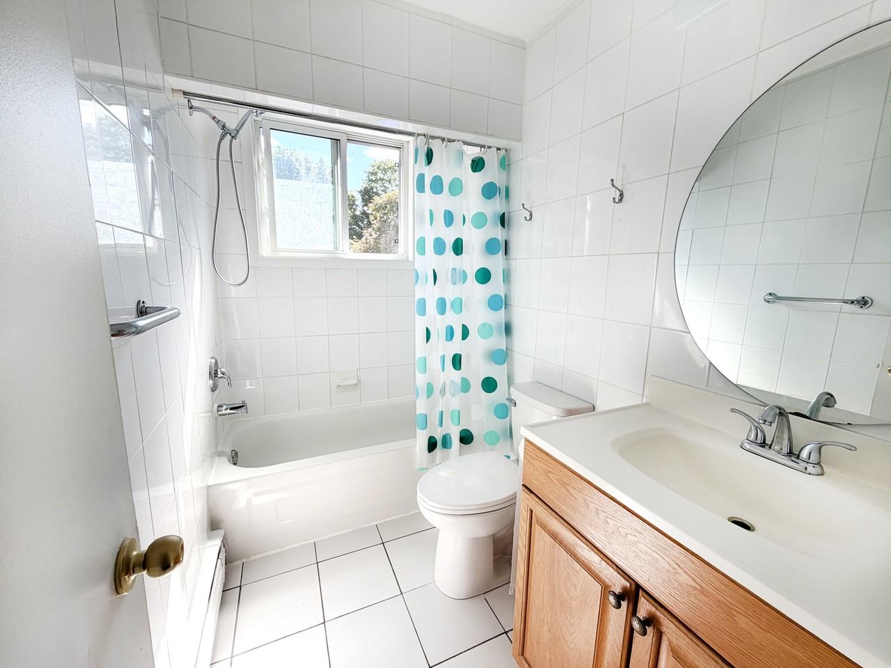 107 Wellington Street - Photo 5 of 10