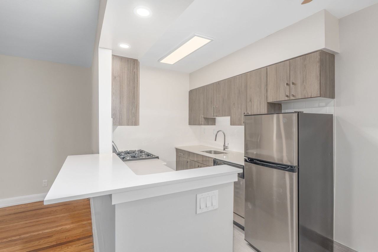 Montgomery Court - Photo 5 of 22
