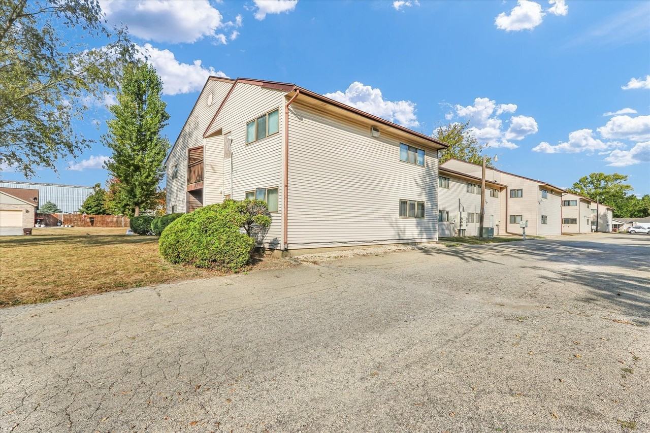 213 Keystone Drive - Photo 3 of 21