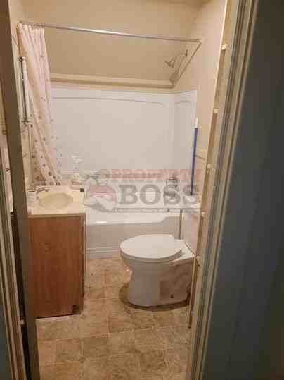 210 Noble 1/2 - Photo 6 of 7