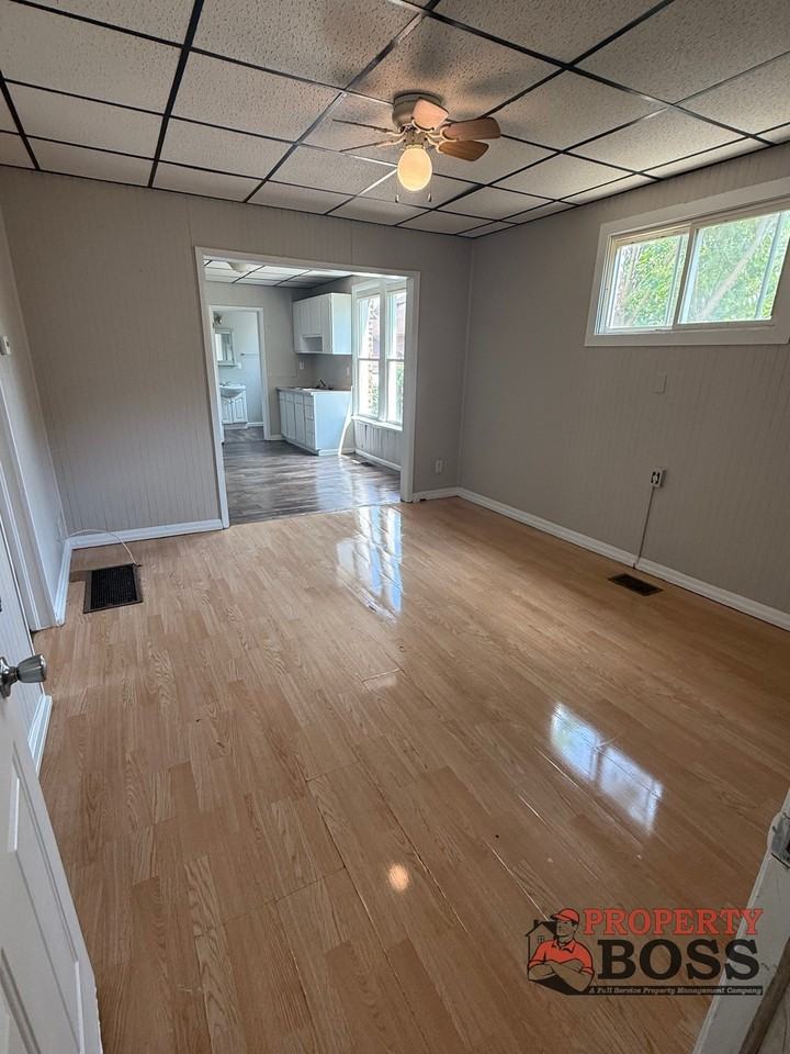 3927 Elm Street 1R - Photo 4 of 8