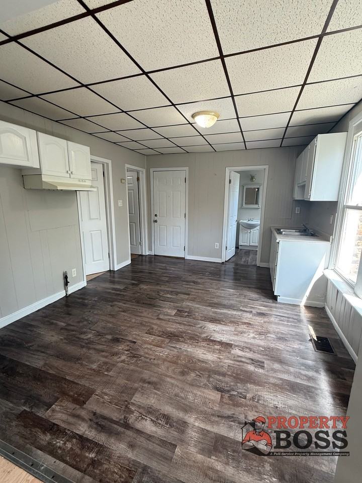 3927 Elm Street 1R - Photo 5 of 8