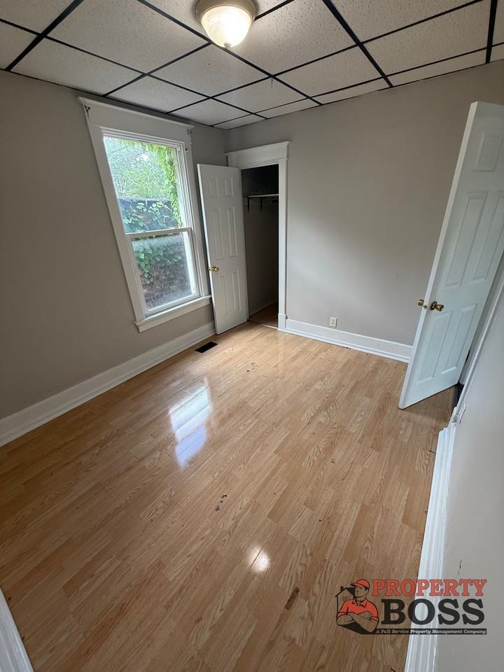 3927 Elm Street 1R - Photo 7 of 8