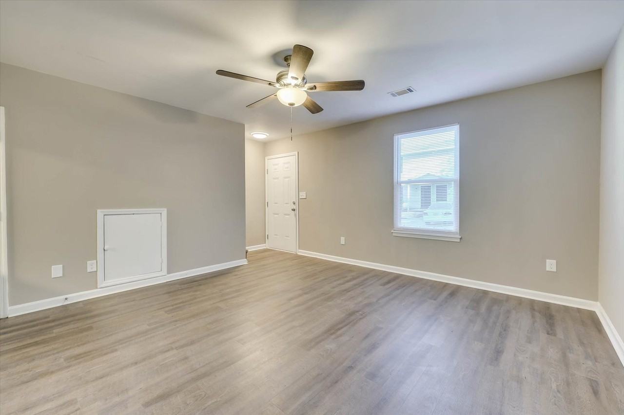 Westview Townhomes - Photo 5 of 33