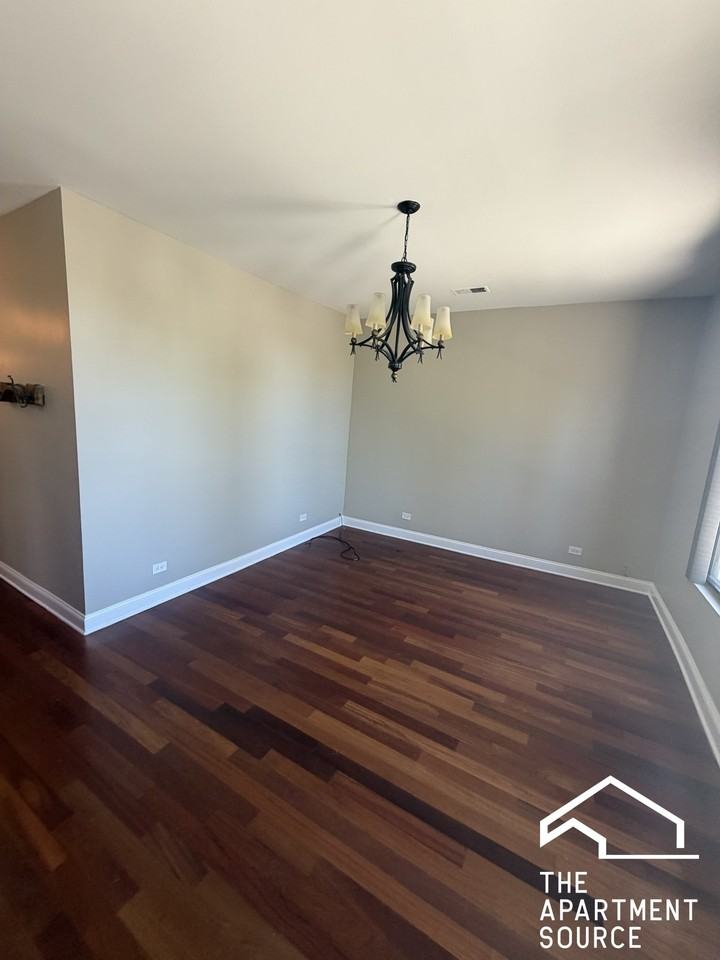 2411 W 34th Pl #2 - Photo 3 of 13
