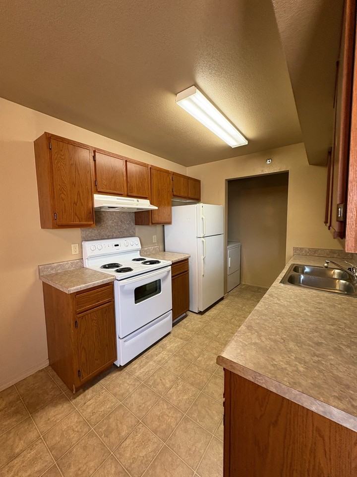 Huntington Chase Apartments - Photo 3 of 33