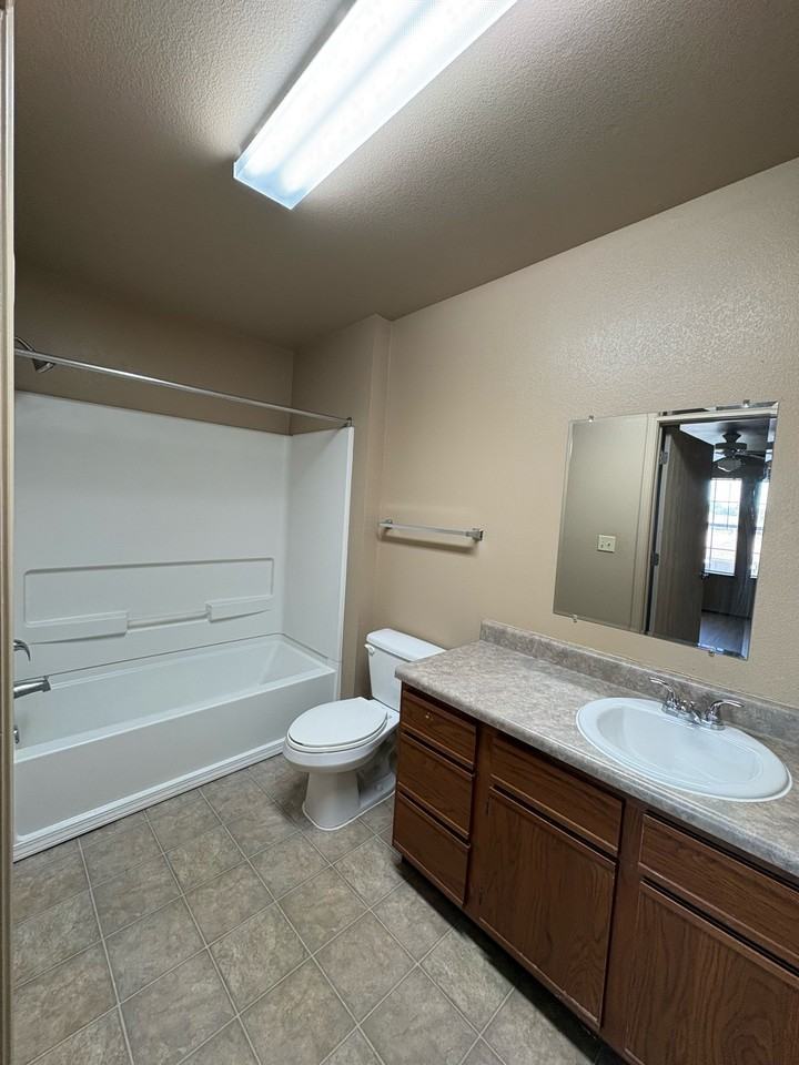 Huntington Chase Apartments - Photo 7 of 33