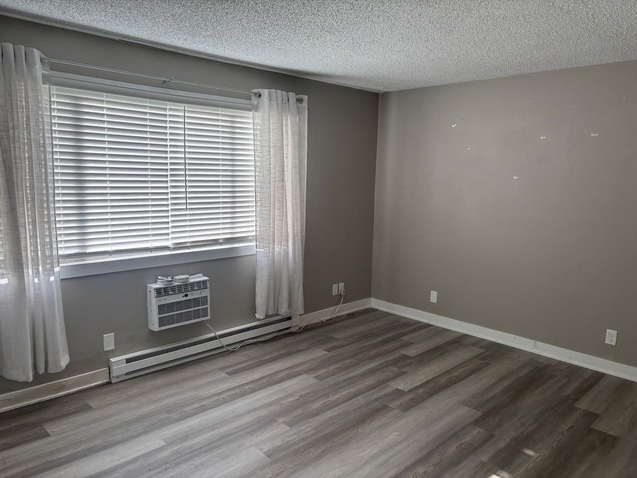 103 Grant Street South - Photo 3 of 4