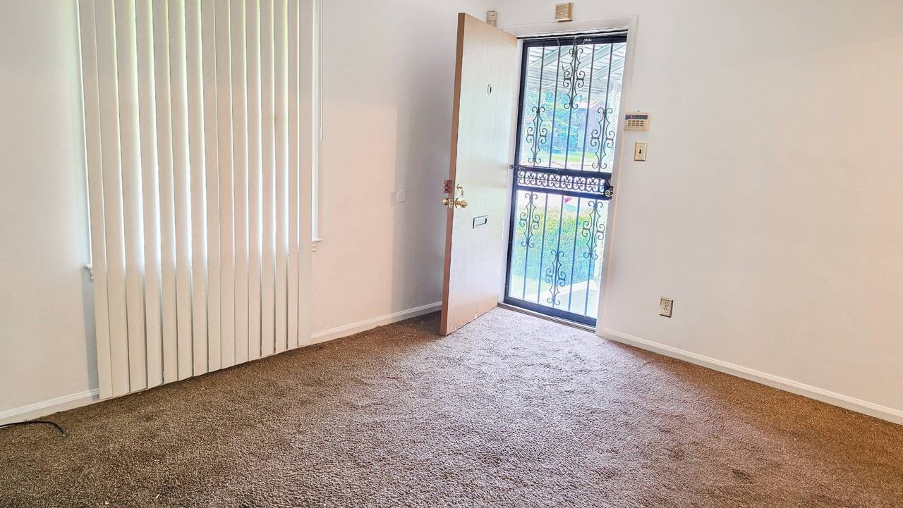 2926 Ewald Circle (Lower Unit) - Photo 2 of 8