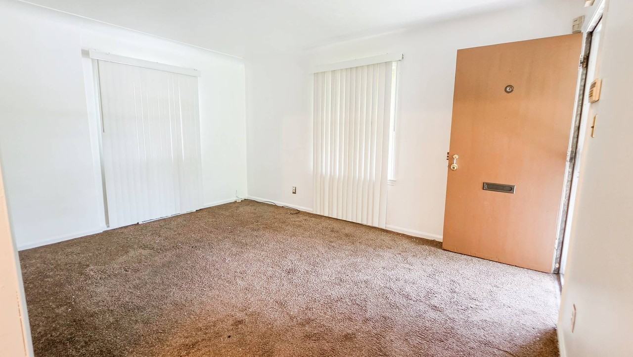 2926 Ewald Circle (Lower Unit) - Photo 3 of 8