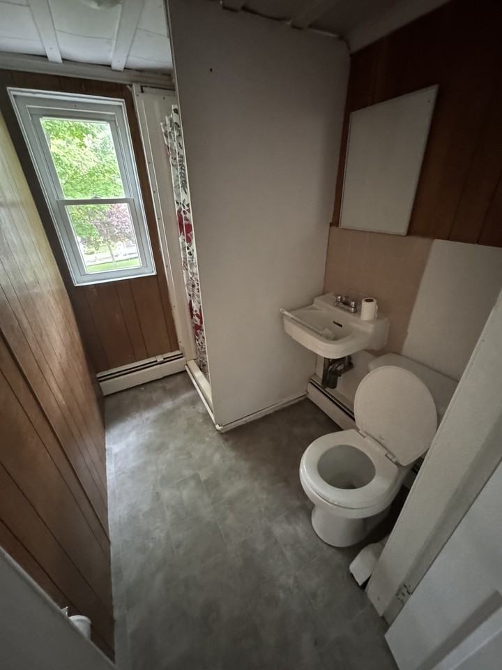 79 Maple Street - Photo 4 of 7