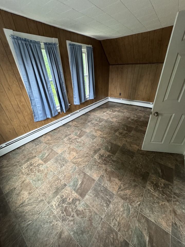 79 Maple Street - Photo 6 of 7