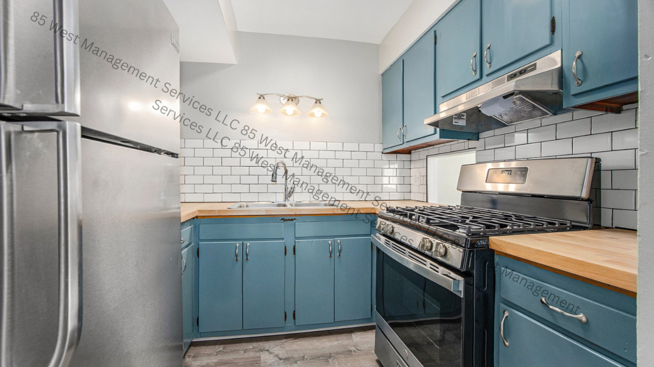 120 Leonard Street Northeast - Photo 6 of 17
