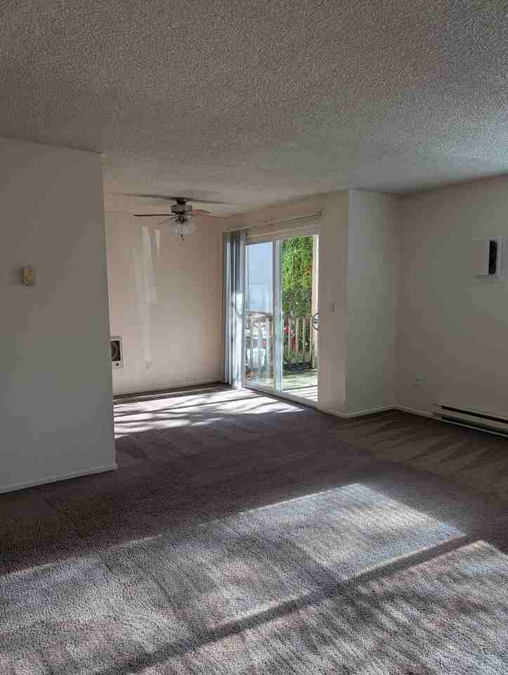 #440 MEYERS SQUARE APTS - Photo 3 of 7