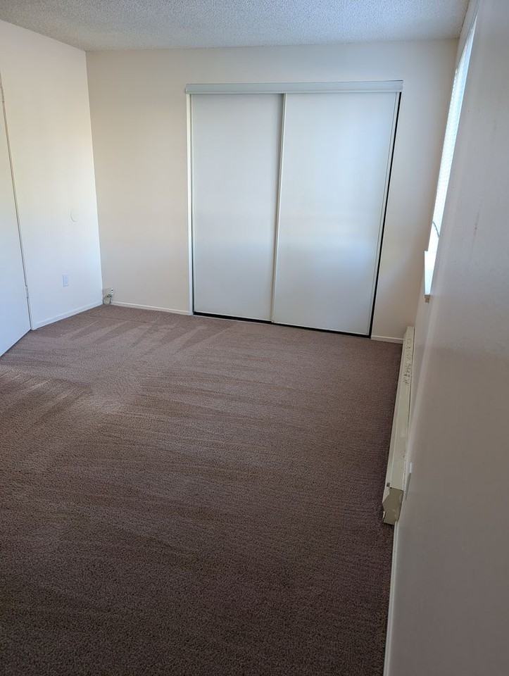#440 MEYERS SQUARE APTS - Photo 5 of 7