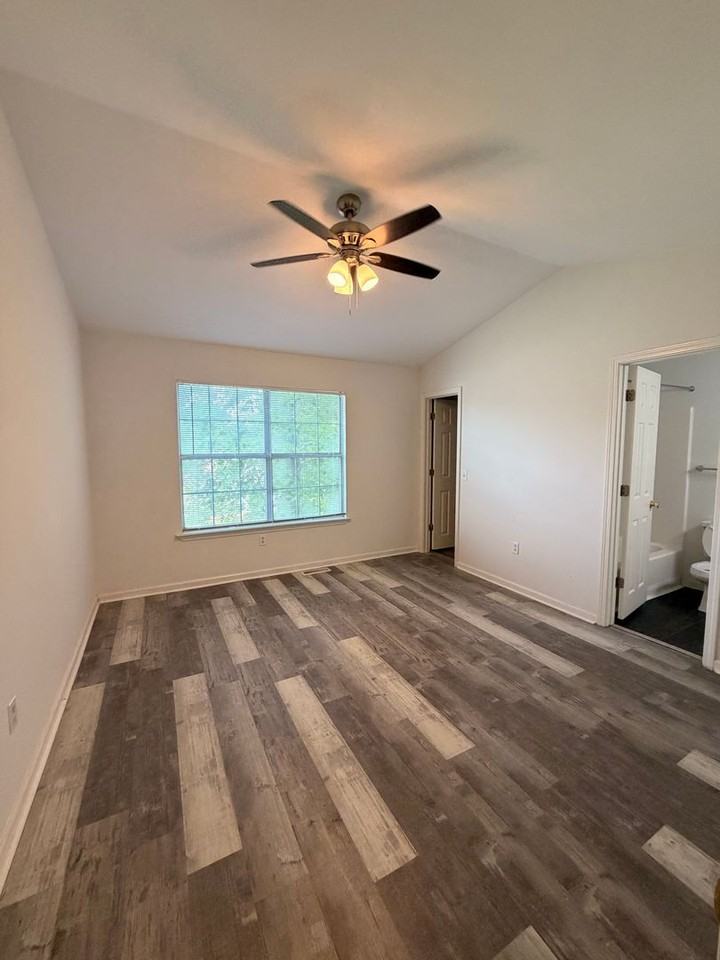 928 Harvard Pl - Photo 2 of 5