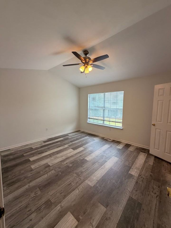 928 Harvard Pl - Photo 5 of 5