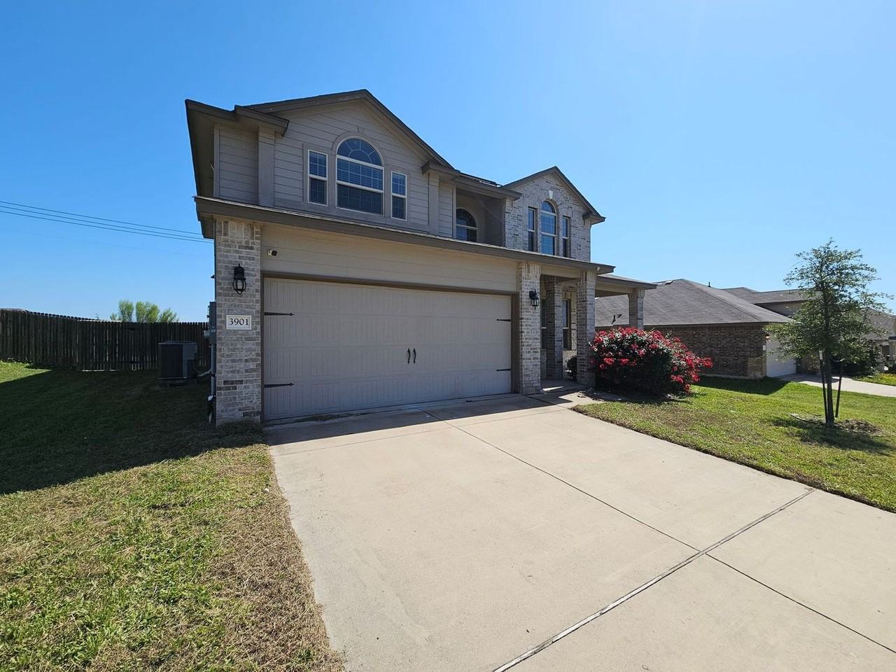 3901 Brunswick Dr - Photo 2 of 27