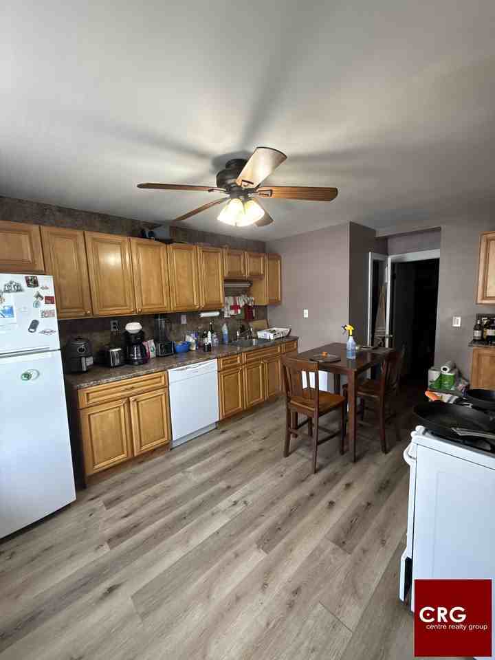344 E 8th St #3 - Photo 3 of 11