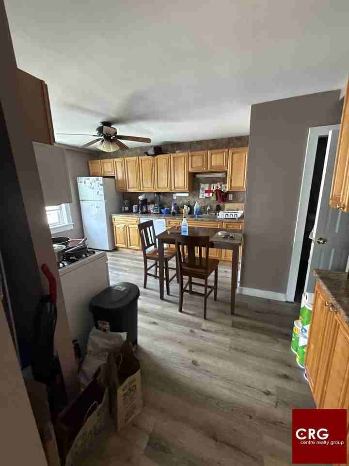 344 E 8th St #3 - Photo 4 of 11