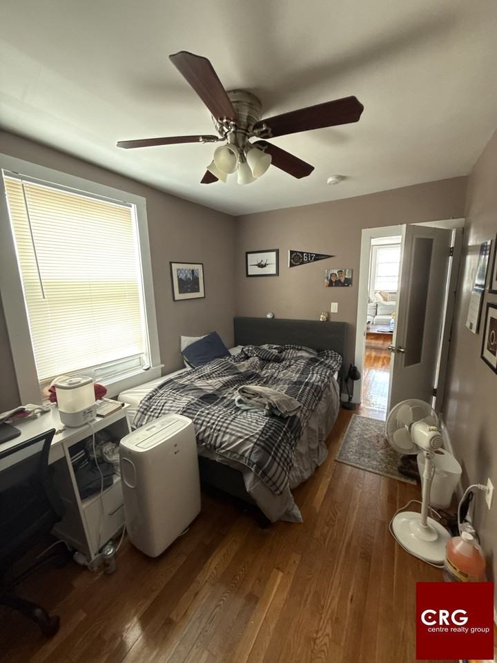 344 E 8th St #3 - Photo 6 of 11