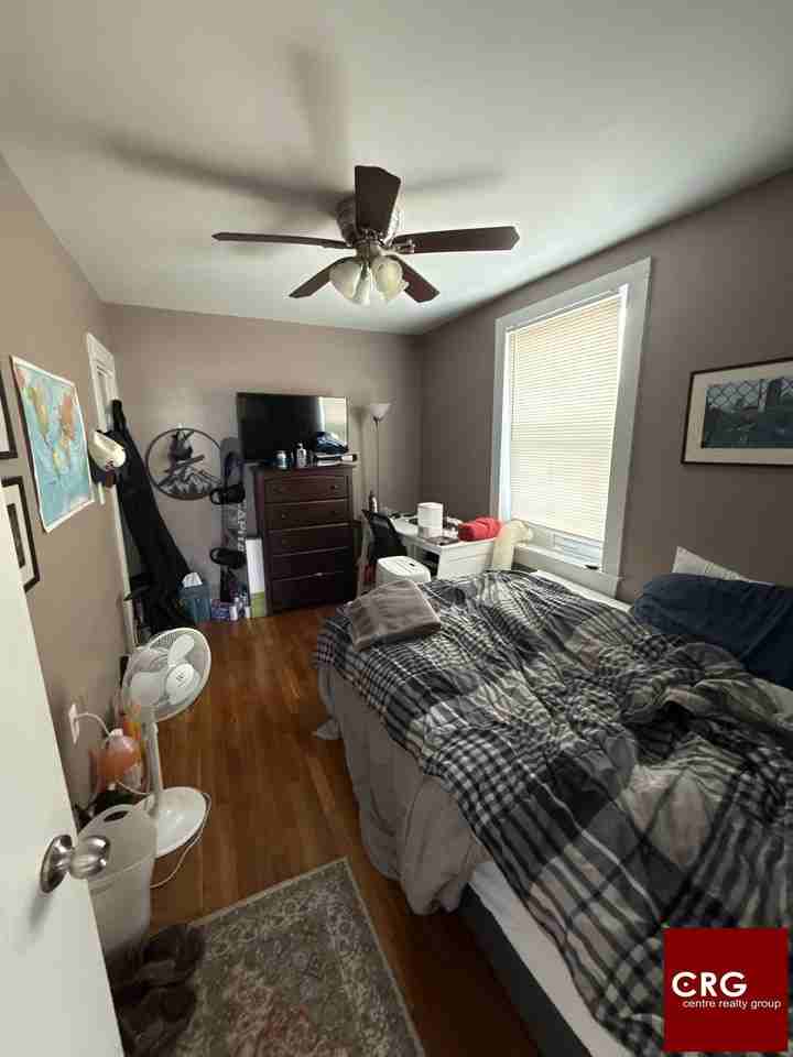 344 E 8th St #3 - Photo 7 of 11