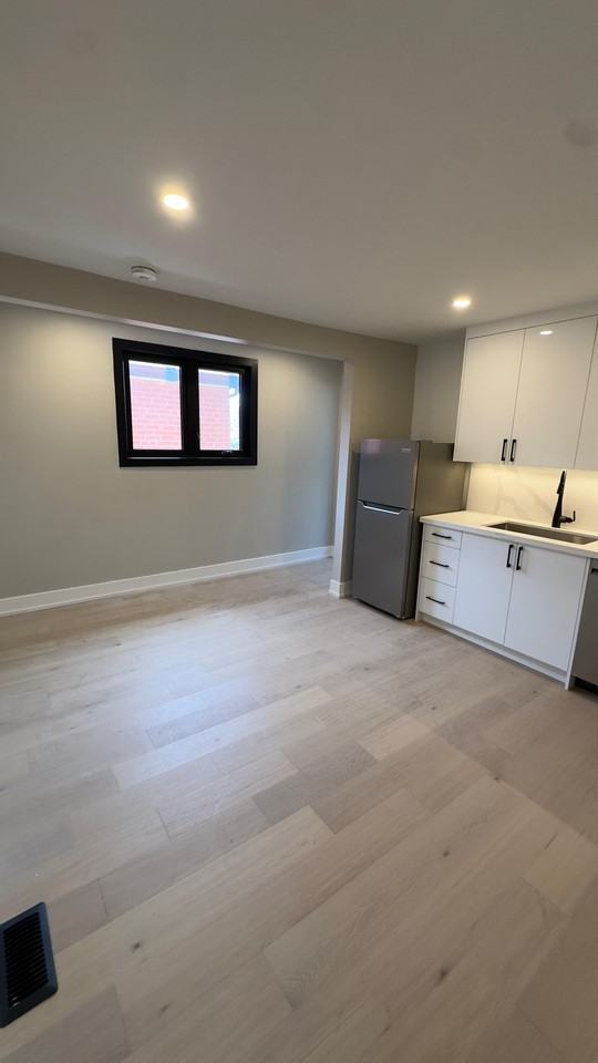 500 Salem Avenue North #202 - Photo 5 of 7