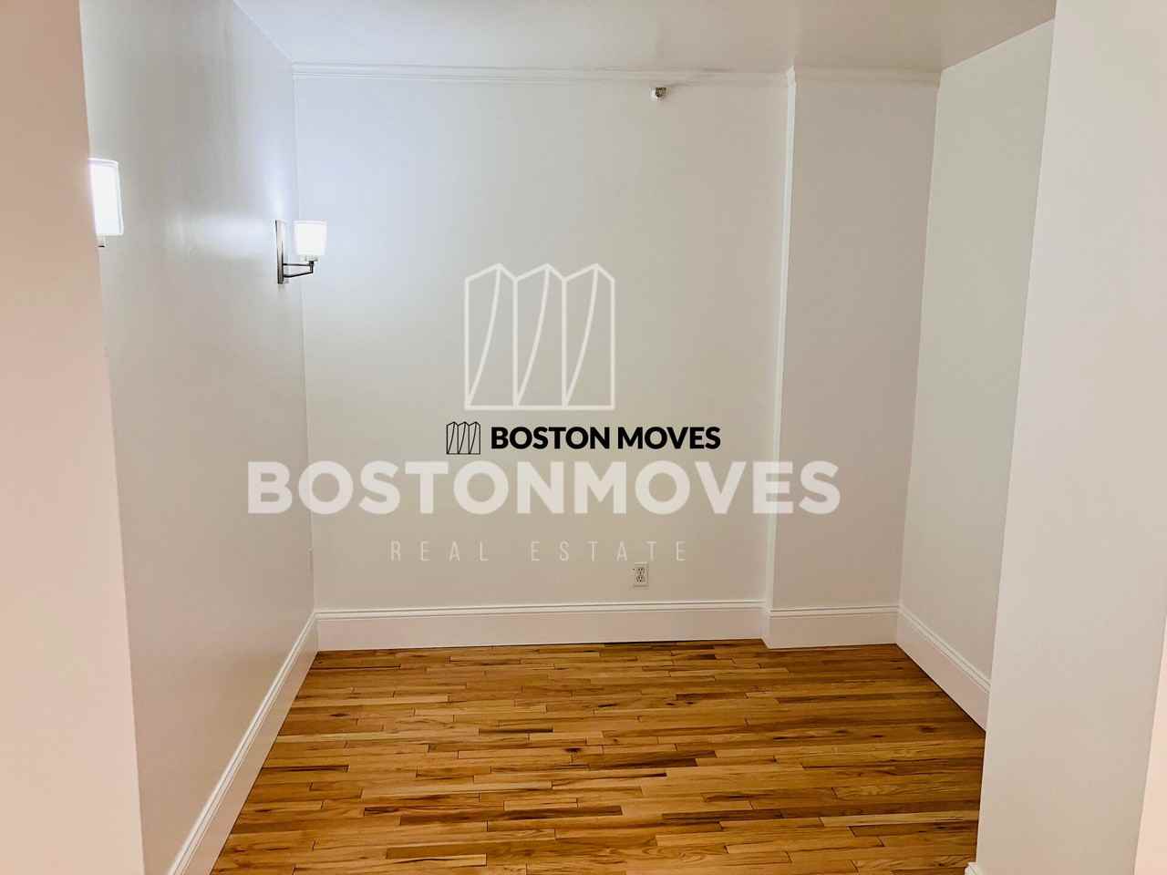 Westland Ave. & Hemenway Street #806 - Photo 2 of 16