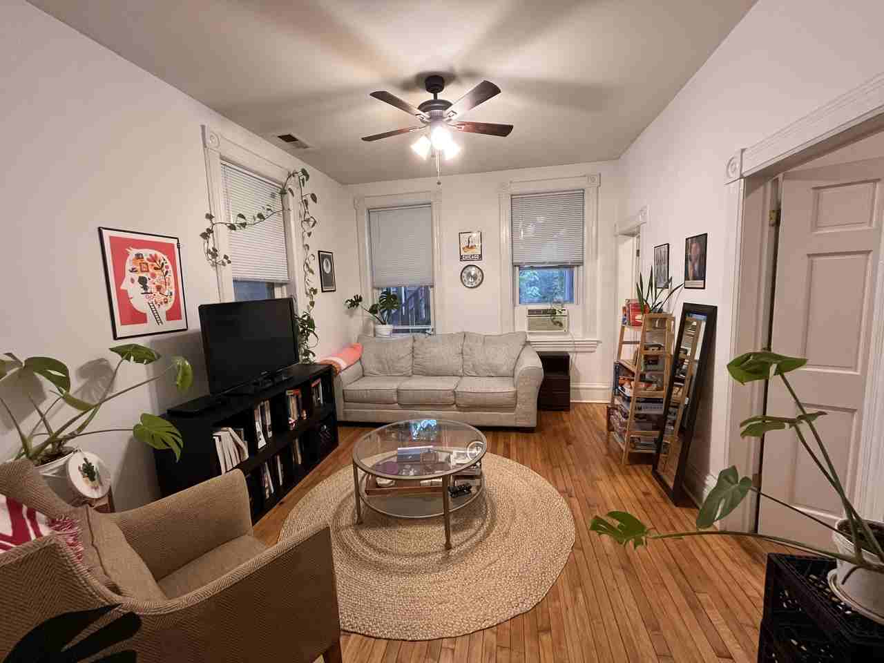 1453 W Thomas St #1R - Photo 3 of 15