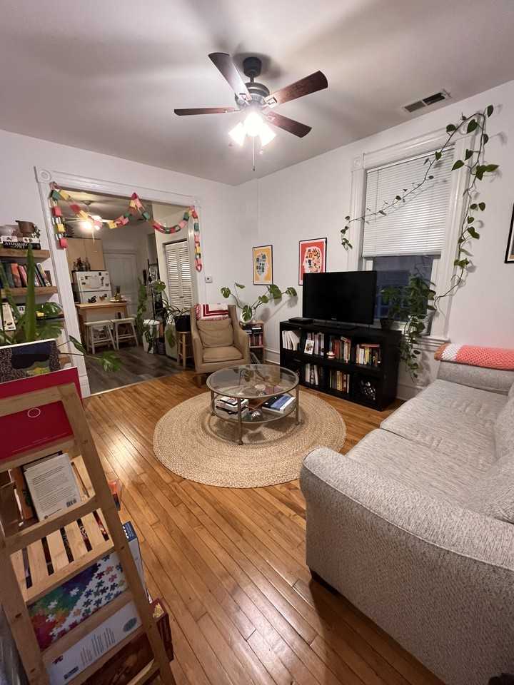 1453 W Thomas St #1R - Photo 5 of 15