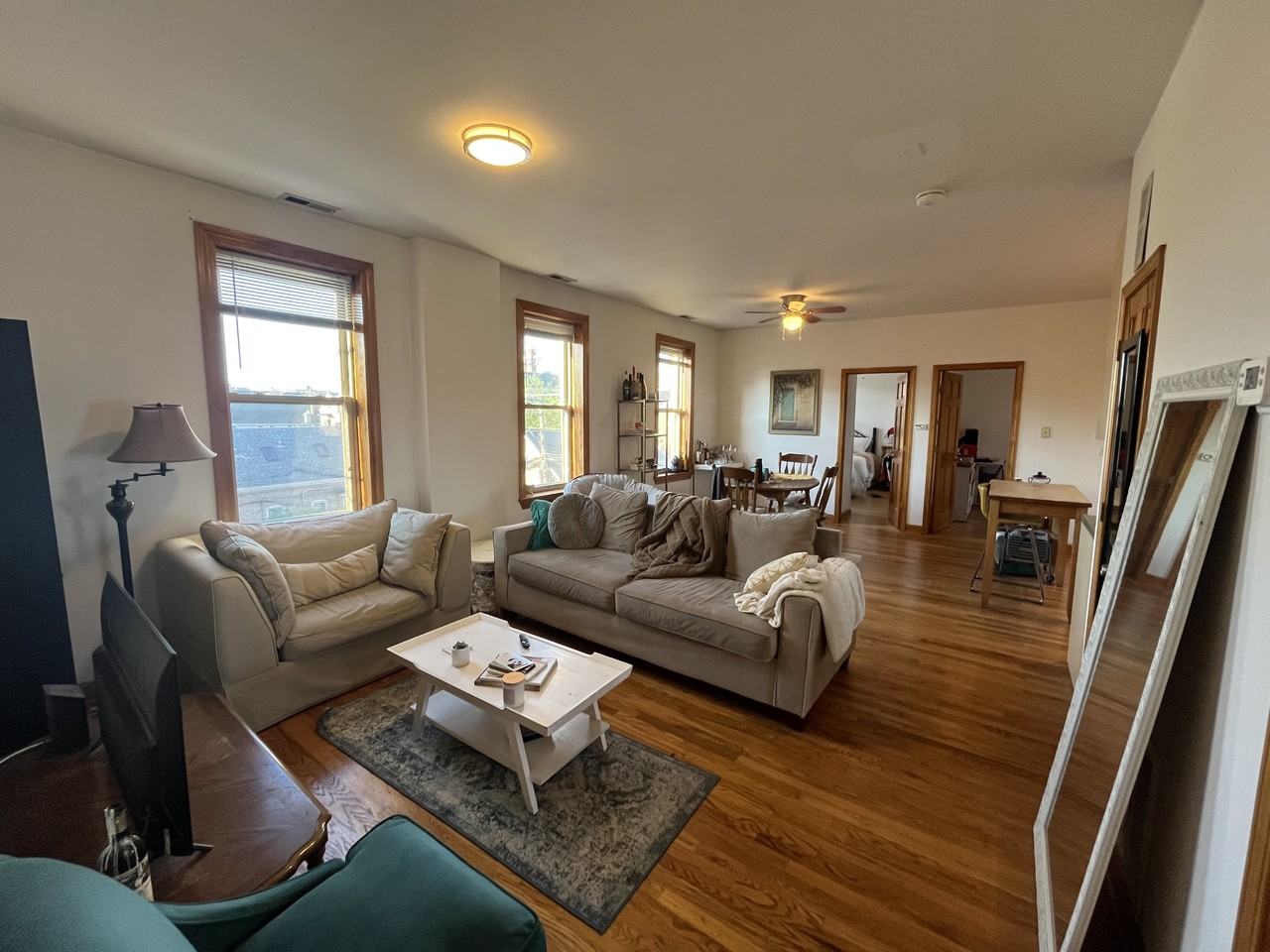 1363 N Bosworth Ave #5 - Photo 2 of 16