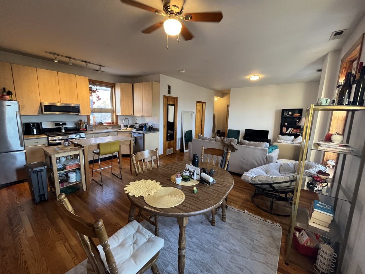 1363 N Bosworth Ave #5 - Photo 5 of 16